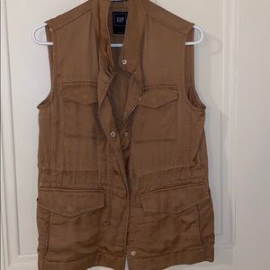 GAP vest size small